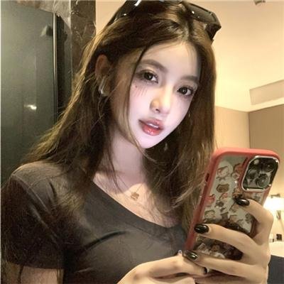 桃花含露又春风
